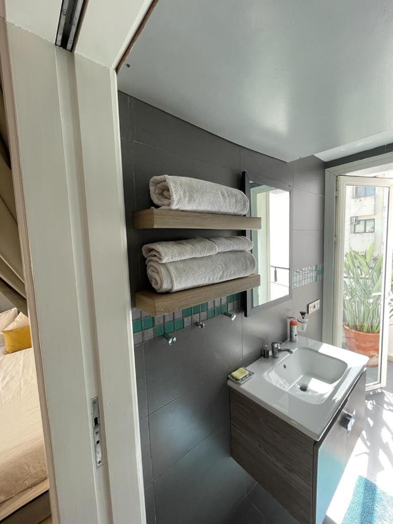 Central, Terrasse, Confortable - Bleue Residence Casablanca Ngoại thất bức ảnh