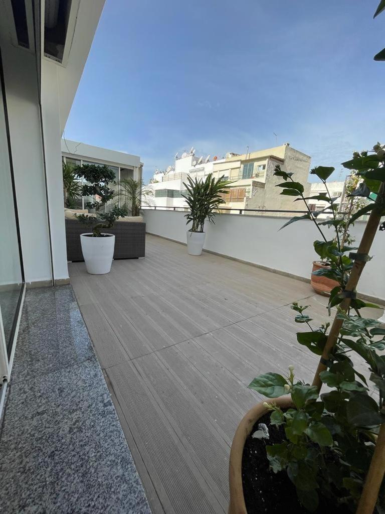 Central, Terrasse, Confortable - Bleue Residence Casablanca Ngoại thất bức ảnh