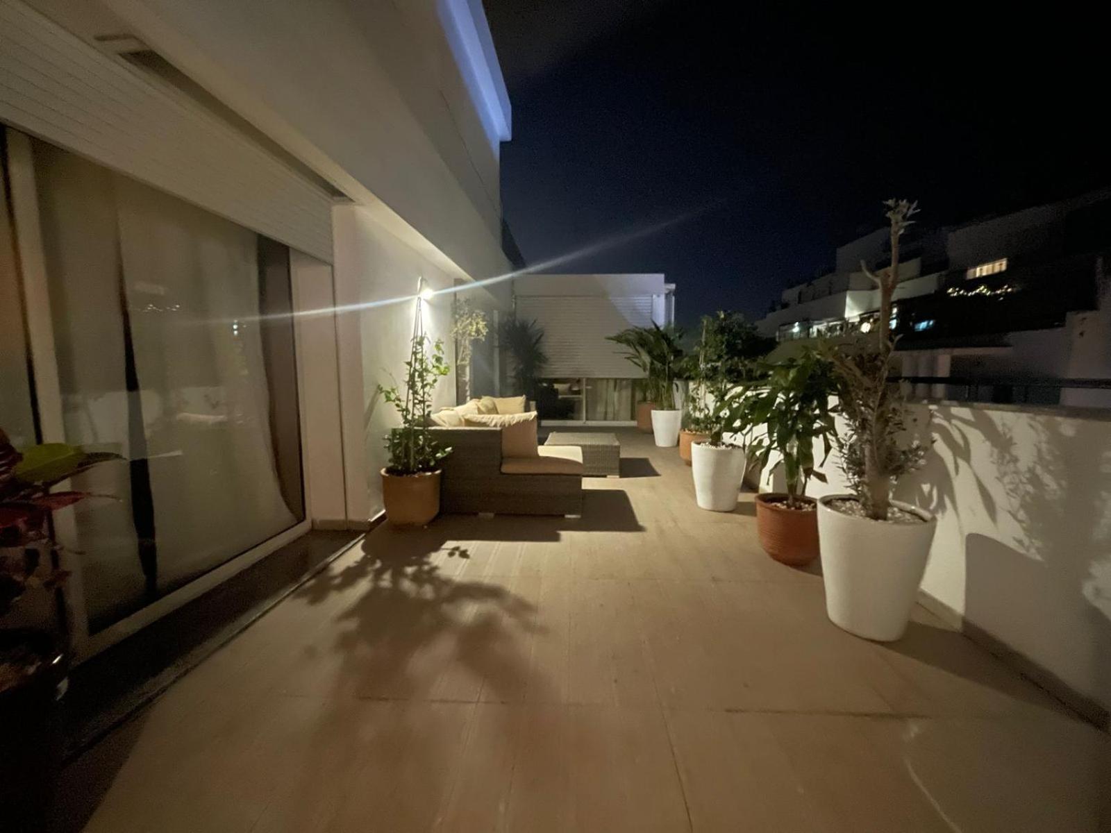 Central, Terrasse, Confortable - Bleue Residence Casablanca Ngoại thất bức ảnh