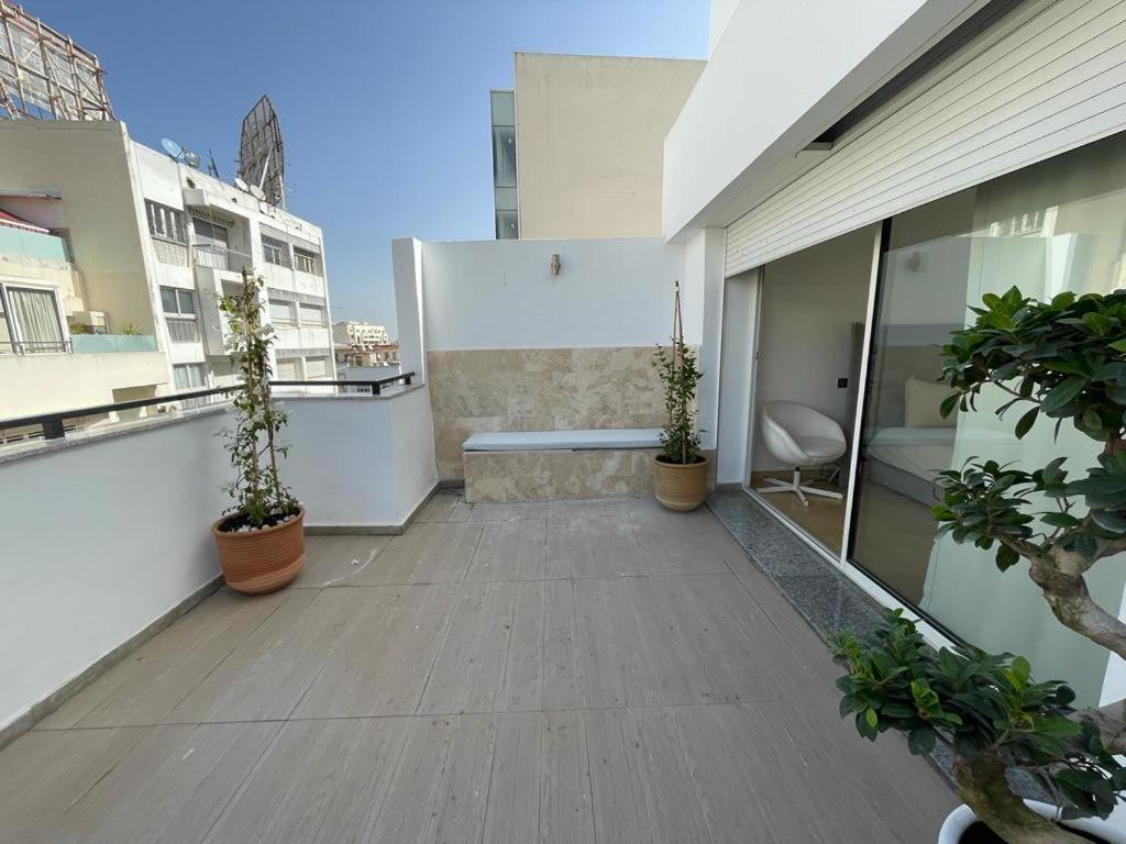 Central, Terrasse, Confortable - Bleue Residence Casablanca Ngoại thất bức ảnh
