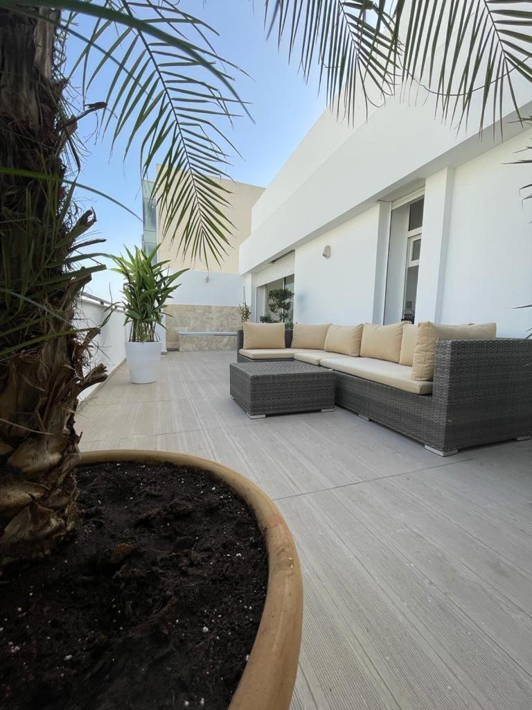 Central, Terrasse, Confortable - Bleue Residence Casablanca Ngoại thất bức ảnh