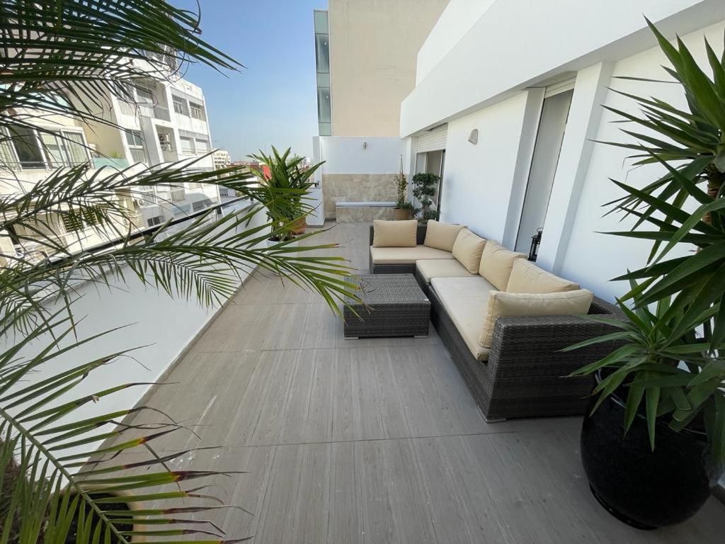 Central, Terrasse, Confortable - Bleue Residence Casablanca Ngoại thất bức ảnh