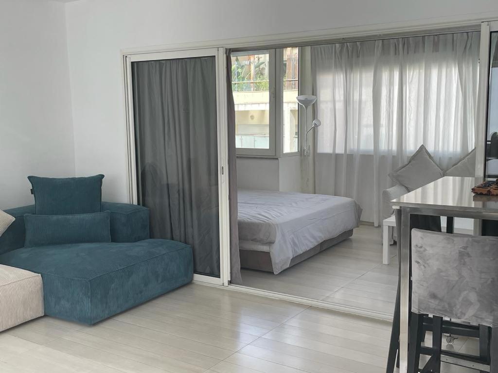 Central, Terrasse, Confortable - Bleue Residence Casablanca Ngoại thất bức ảnh